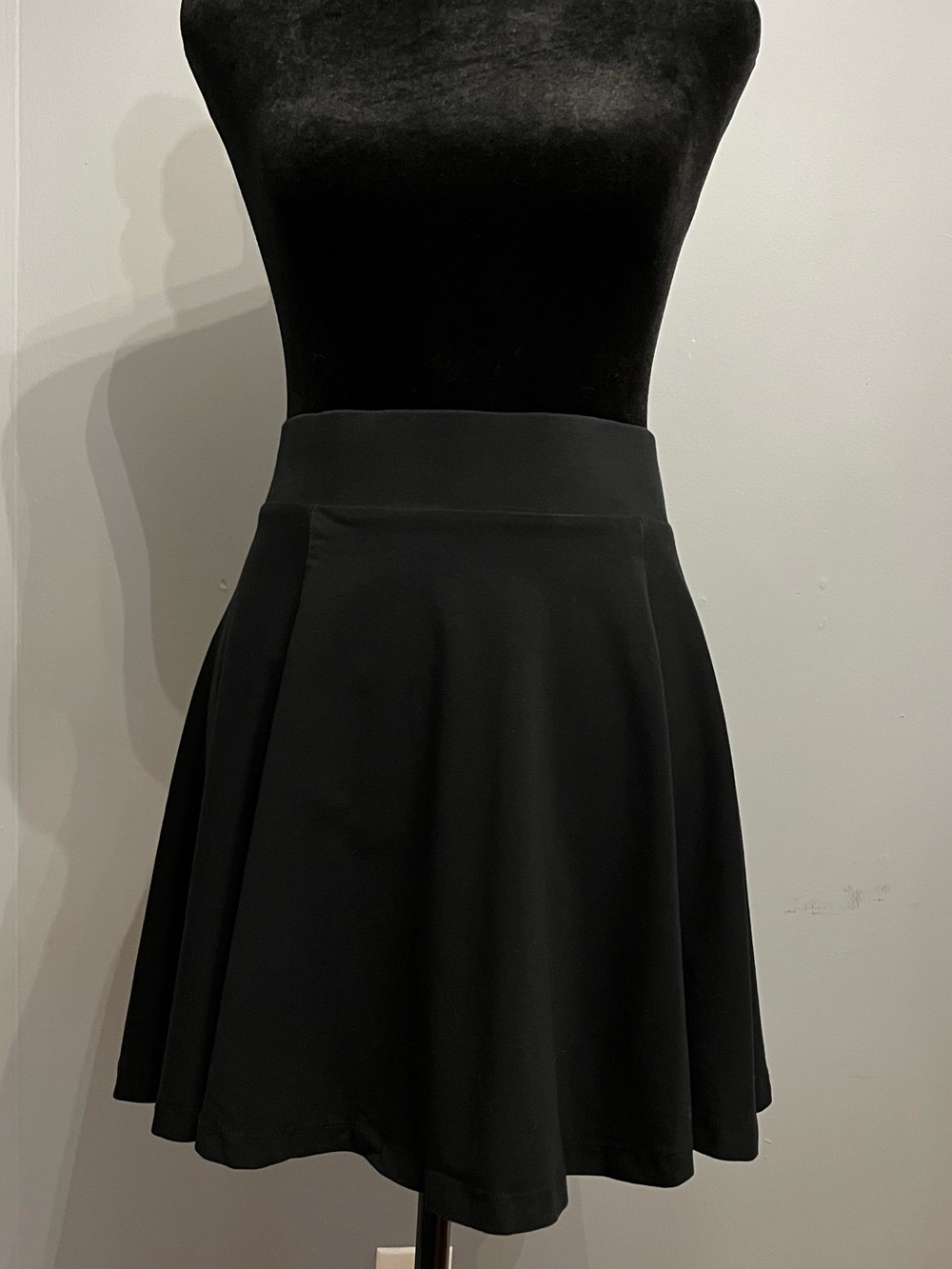 H&M Divided Black Mini Skater Skirt, size S